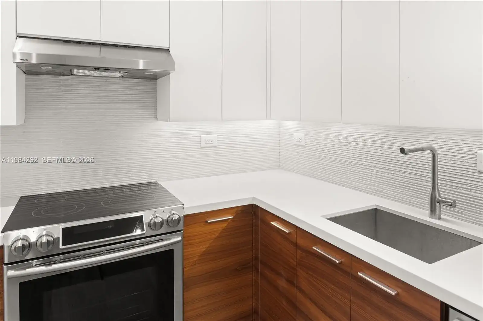 5555 Collins Ave # 17J, Miami Beach FL 33140 photo 5