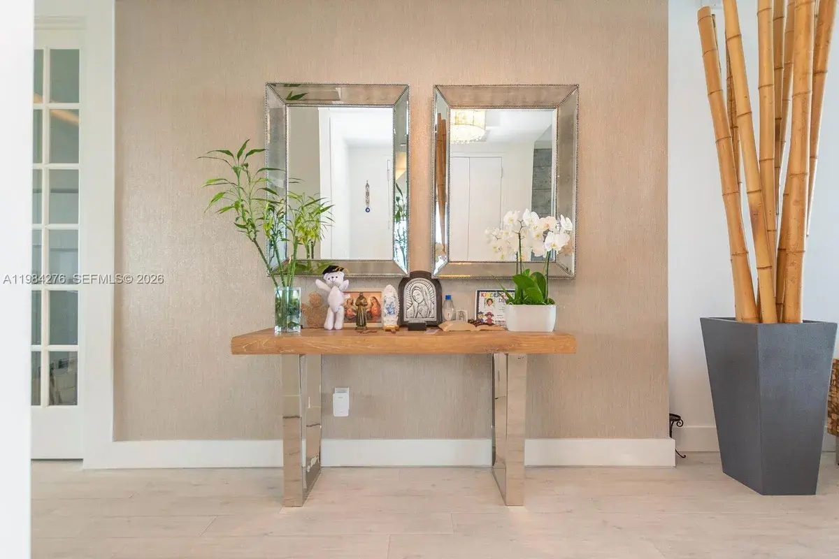 1300 Brickell Bay Dr # 3804, Miami FL 33131