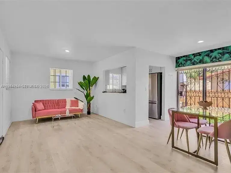 1011 NW 23rd Ave, Miami FL 33125 photo 2