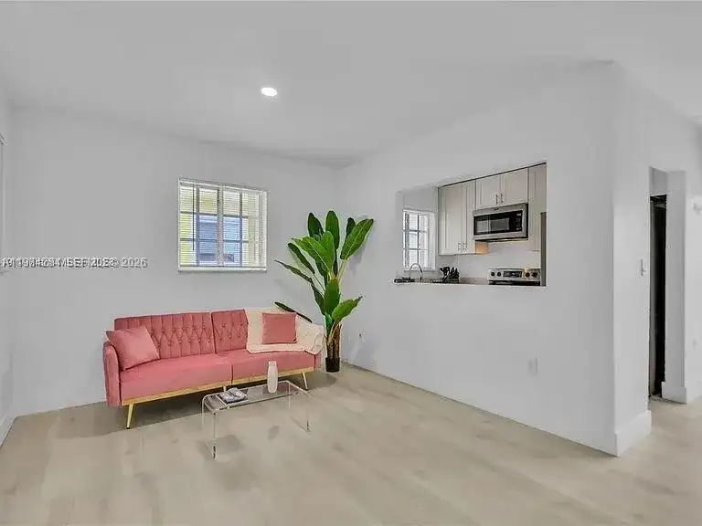 1011 NW 23rd Ave, Miami FL 33125 photo 3