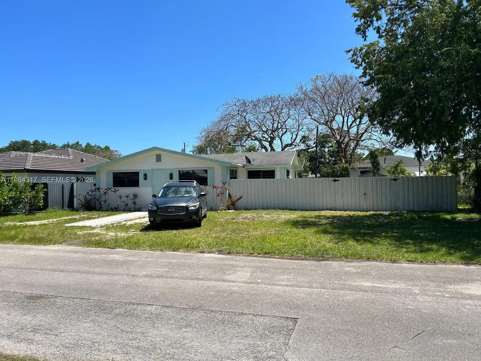 8866 SW 126th St, Miami FL 33176 photo 2