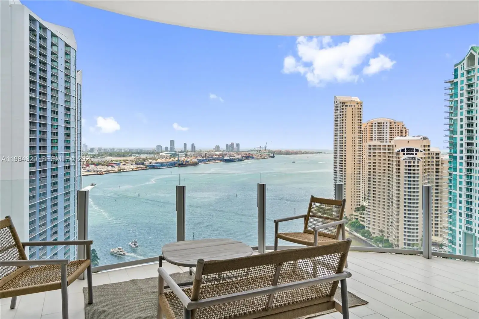 300 Biscayne Boulevard Way # 2601E, Miami FL 33131