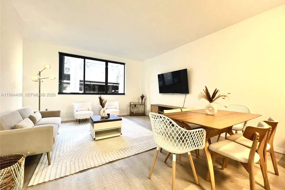 540 Brickell Key Dr # 202, Miami FL 33131