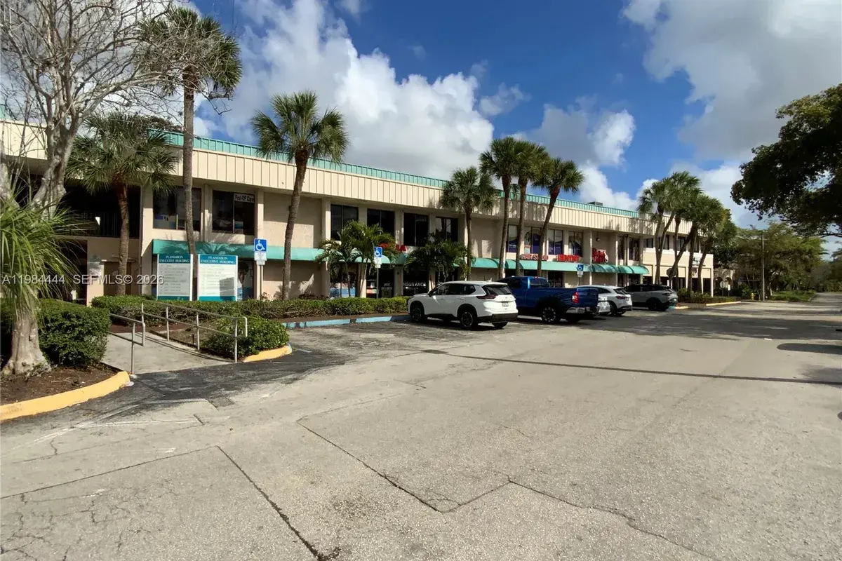 270 S University Dr # 324, Plantation FL 33324