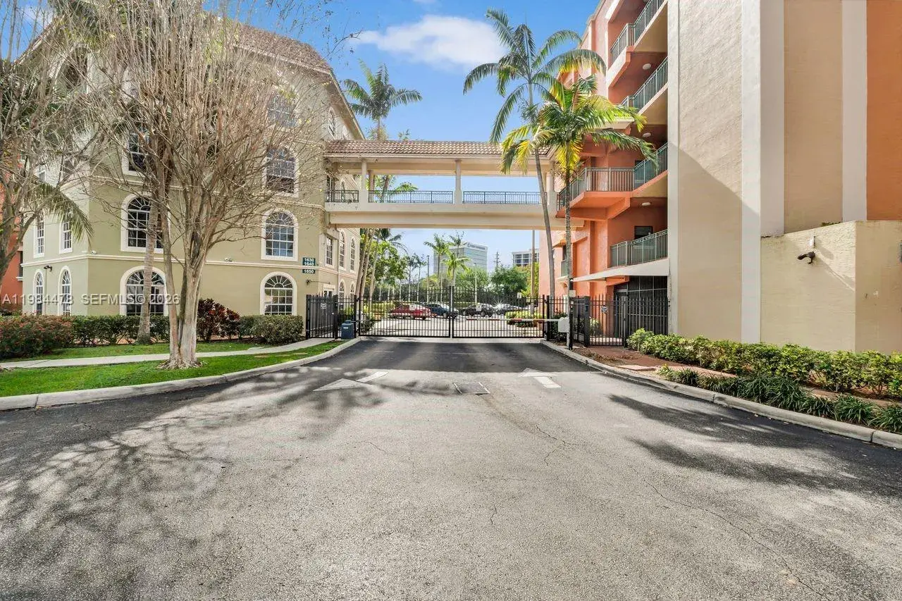 1640 Presidential Way # 405, West Palm Beach FL 33401