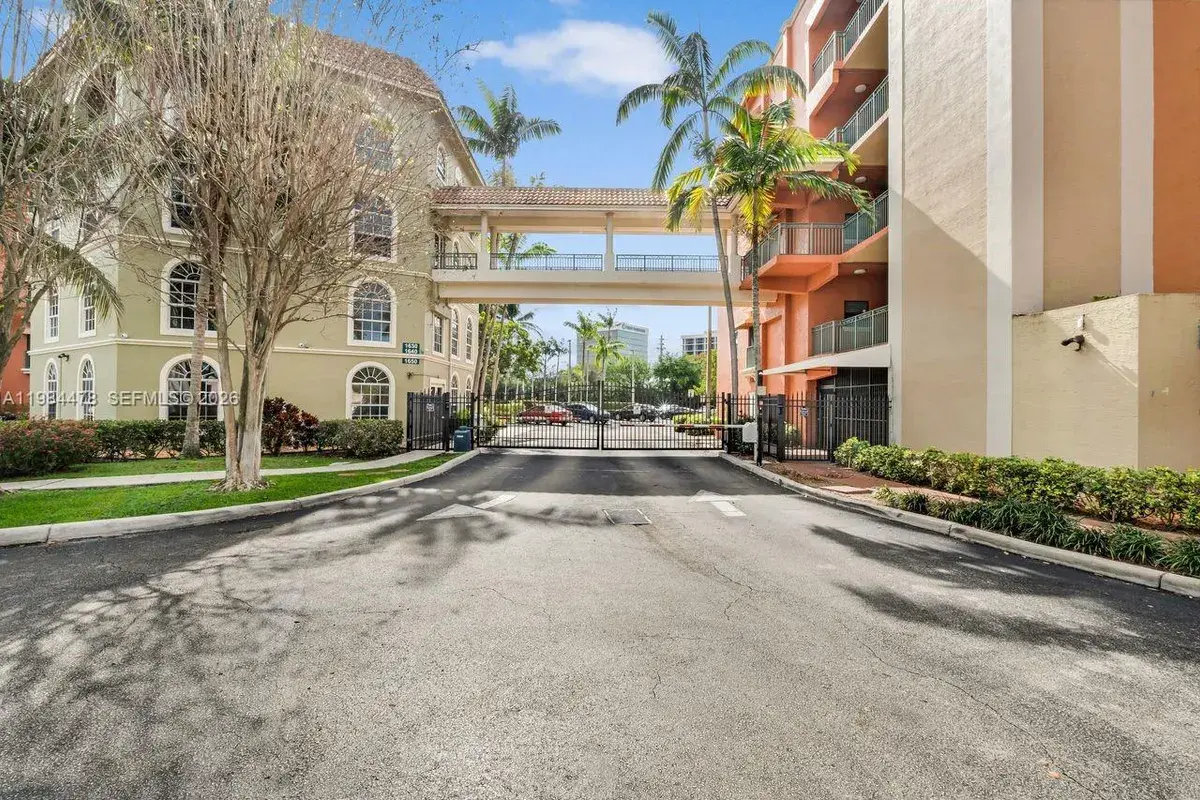 1640 Presidential Way # 405, West Palm Beach FL 33401