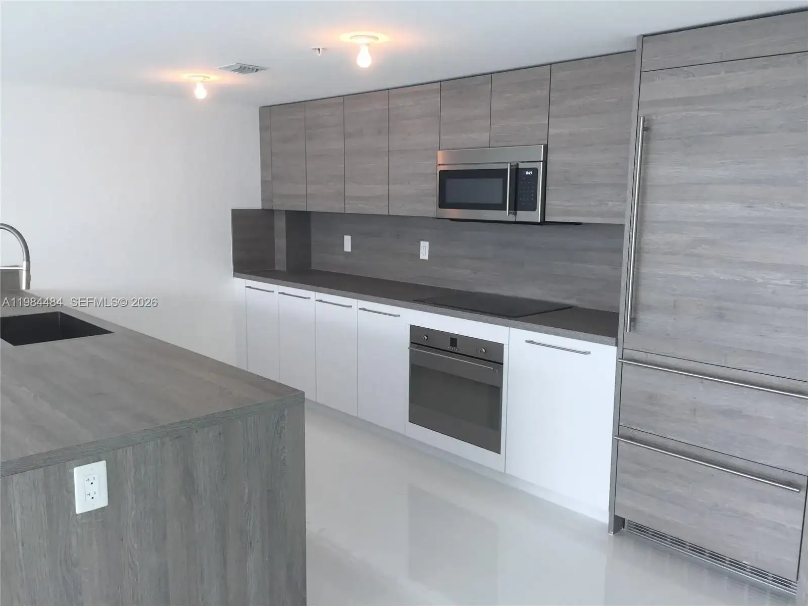 400 Sunny Isles Blvd # 1105, Sunny Isles Beach FL 33160 photo 2
