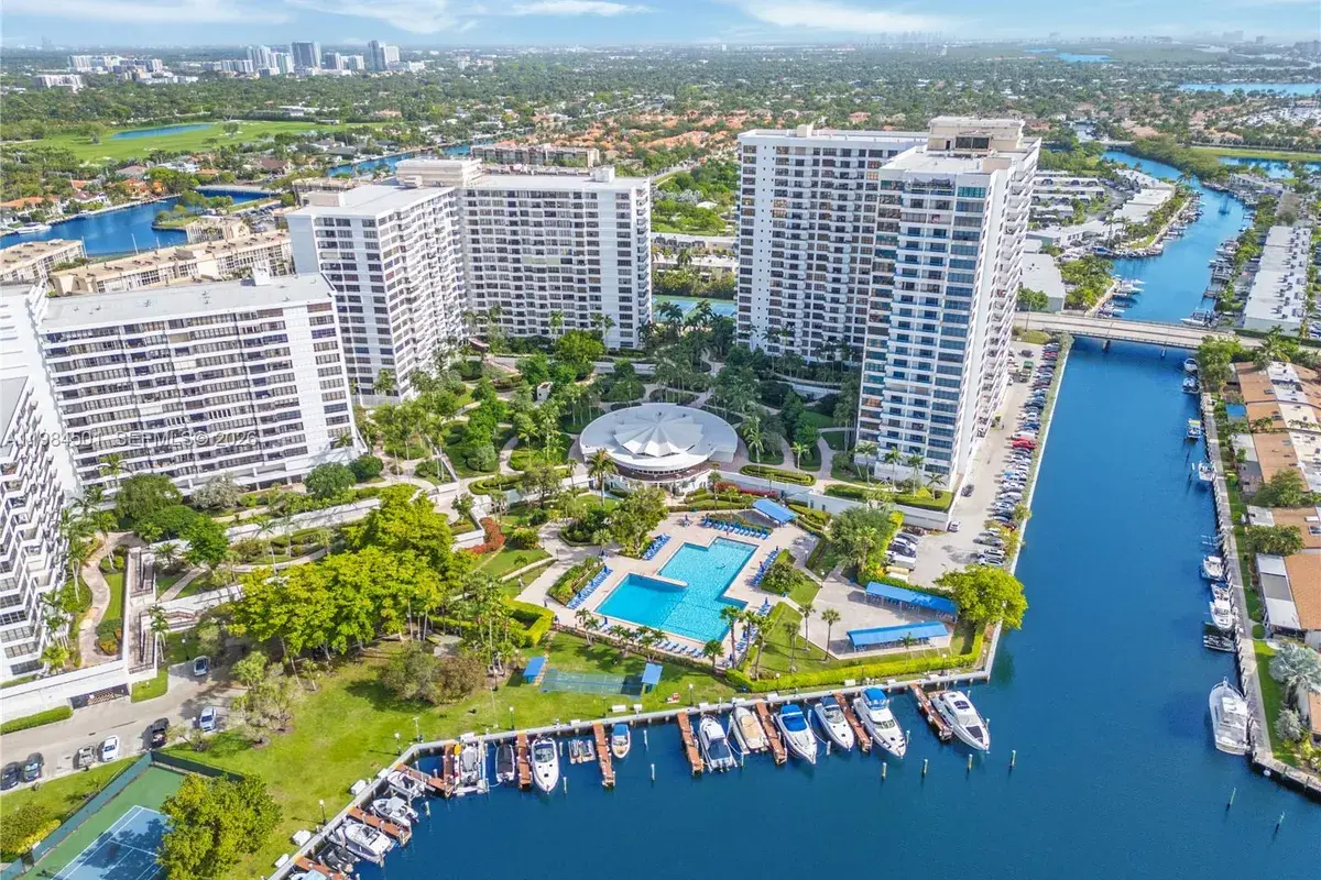 2500 Parkview Dr # 509, Hallandale Beach FL 33009