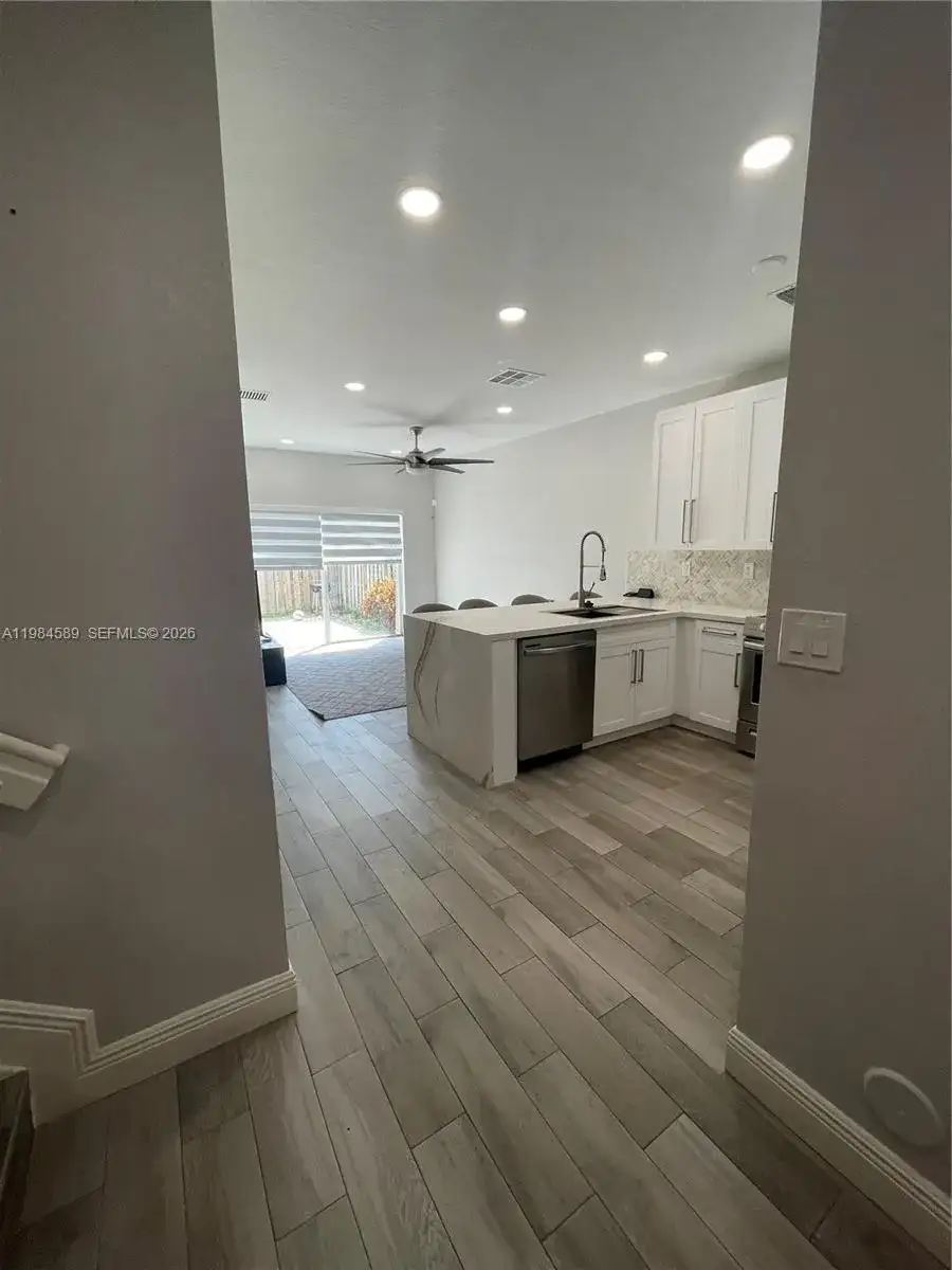 8900 SW 226th Ter, Cutler Bay FL 33190 photo 4