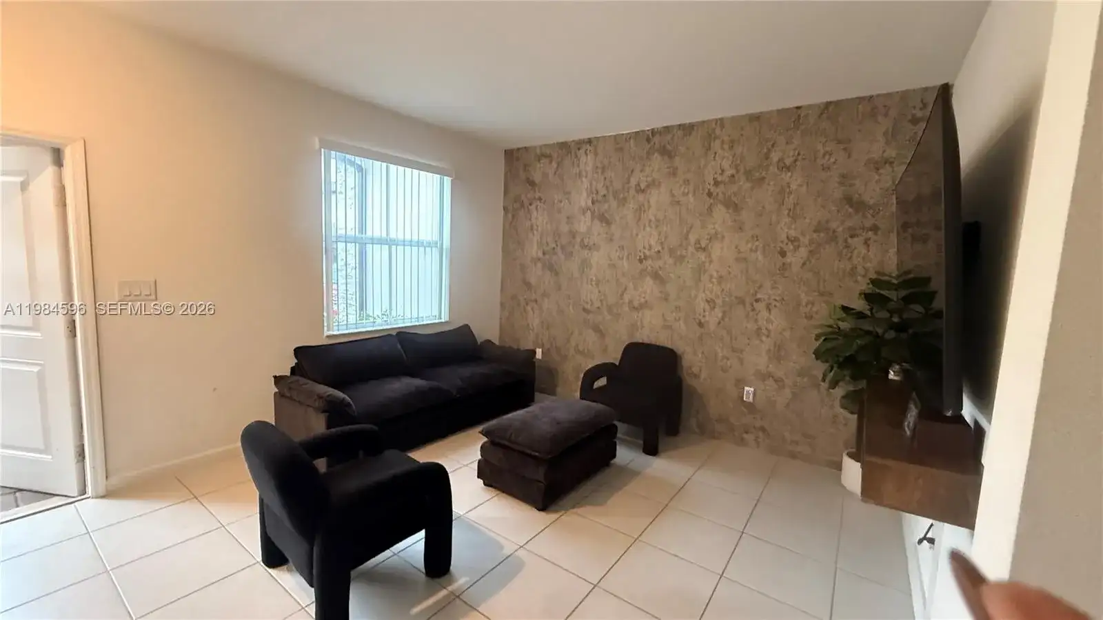 12383 NW 23rd Ct, Miami FL 33167 photo 4
