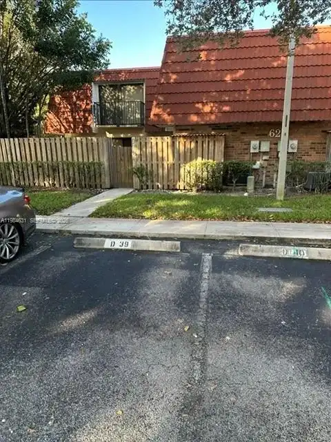 713 NW 99th Cir, Plantation FL 33324