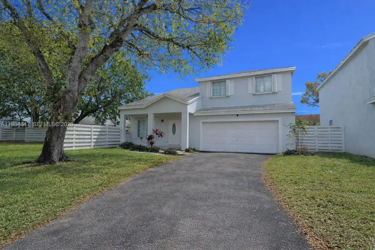 14615 SW 142nd Place Cir, Miami FL 33186