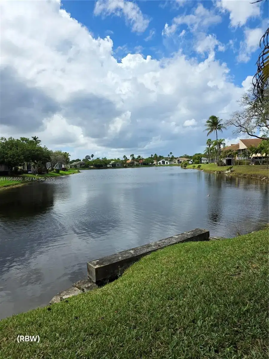 7532 NW 86th Ter # 104, Tamarac FL 33321 photo 2