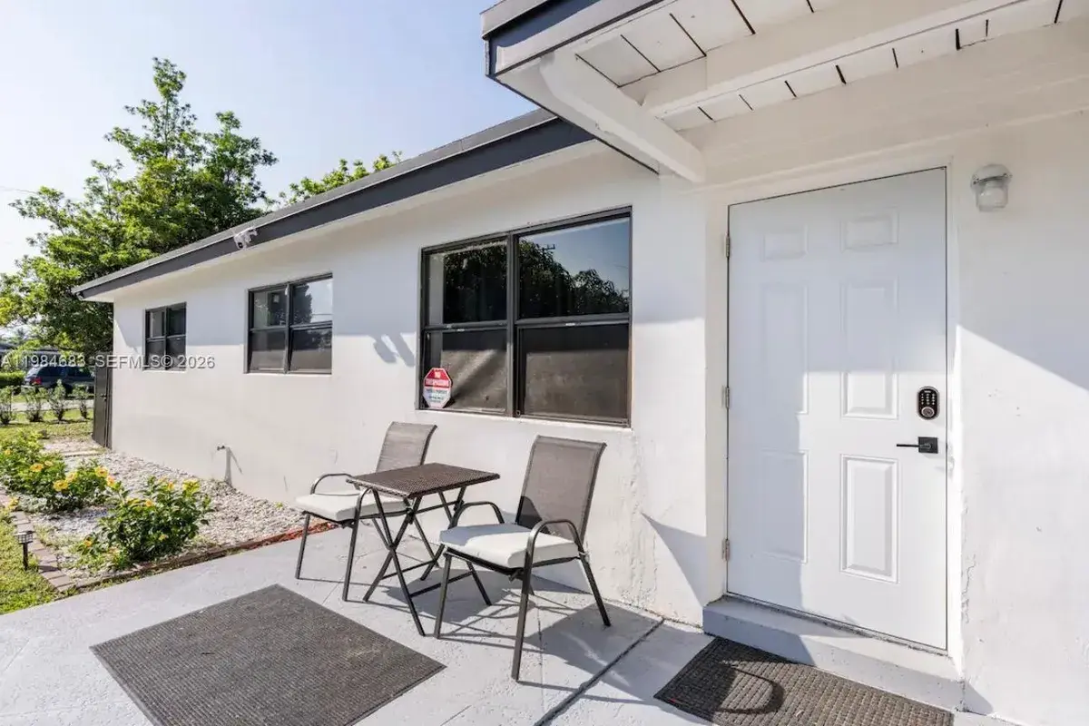 1200 NW 18th Ct # 1200, Fort Lauderdale FL 33311
