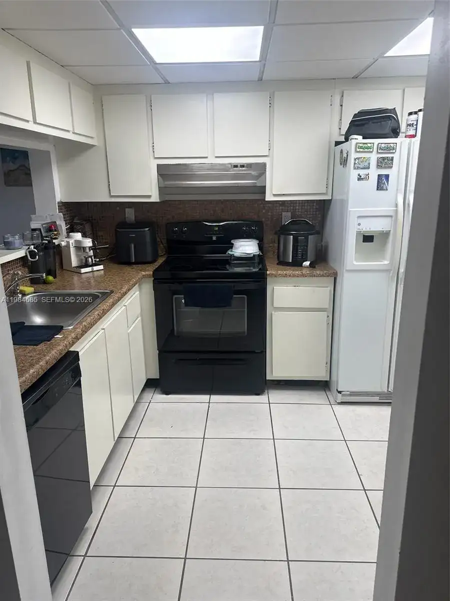 3561 SW 117th Ave # 202, Miami FL 33175 photo 2