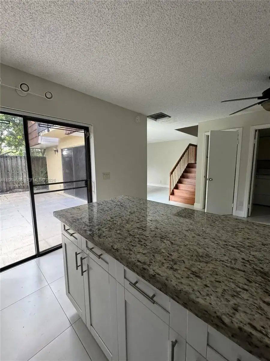 716 NW 98th Way, Plantation FL 33324 photo 4