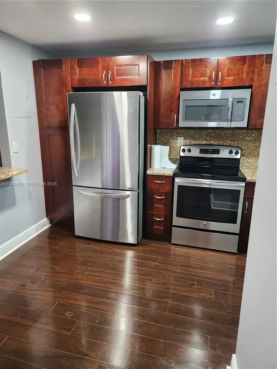 681 S Hollybrook Dr # 110, Pembroke Pines FL 33025 photo 2