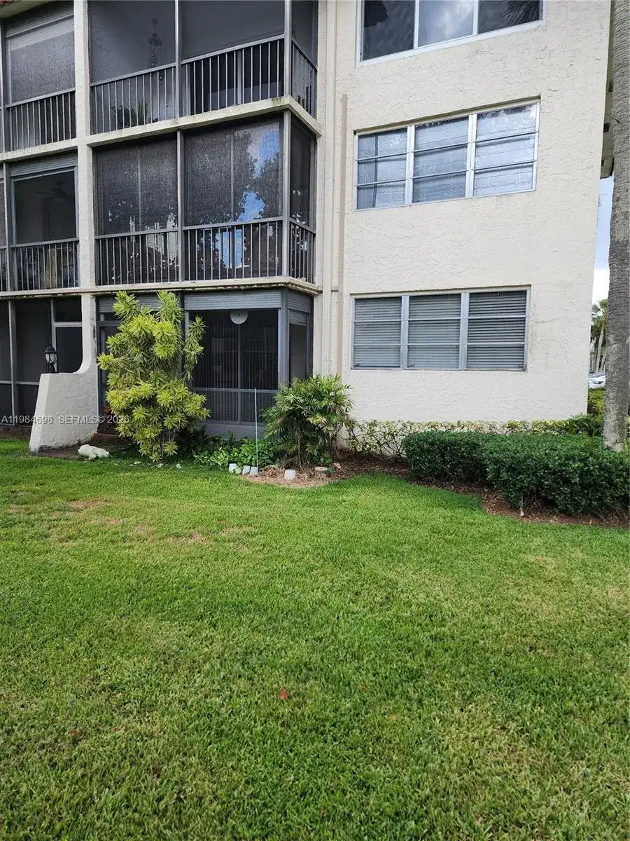 681 S Hollybrook Dr # 110, Pembroke Pines FL 33025 photo 5