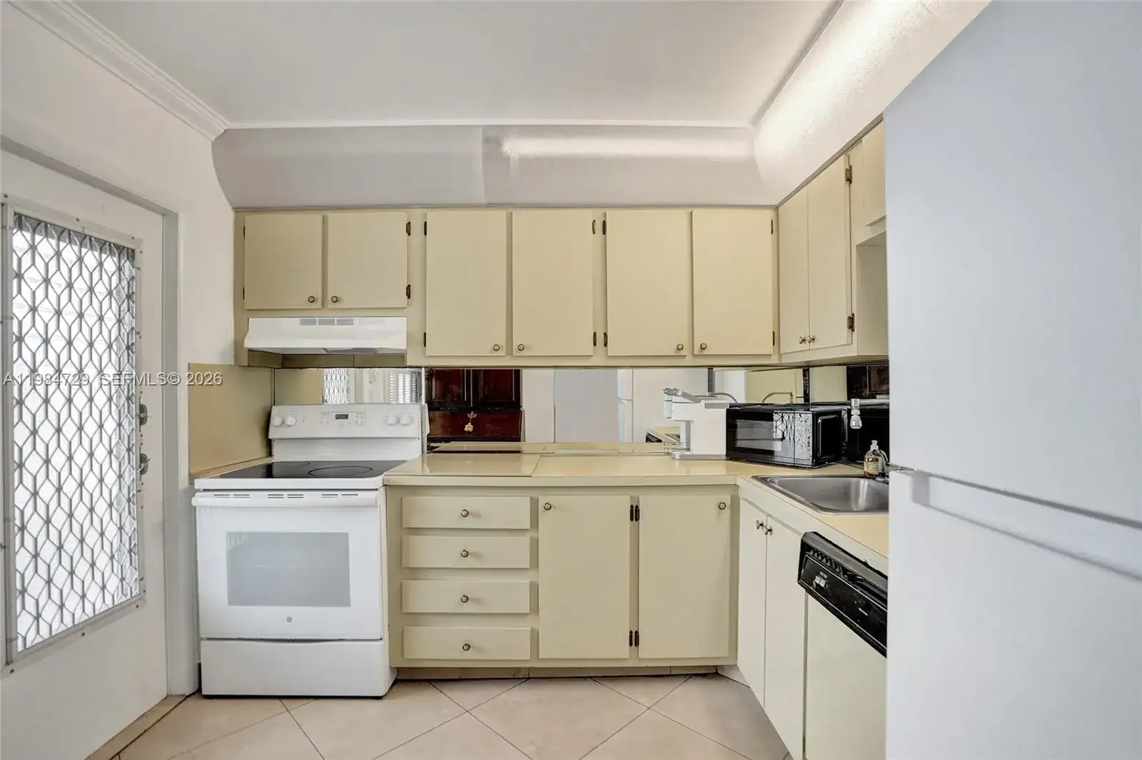 3940 NW 42nd Ave # 320, Lauderdale Lakes FL 33319 photo 2