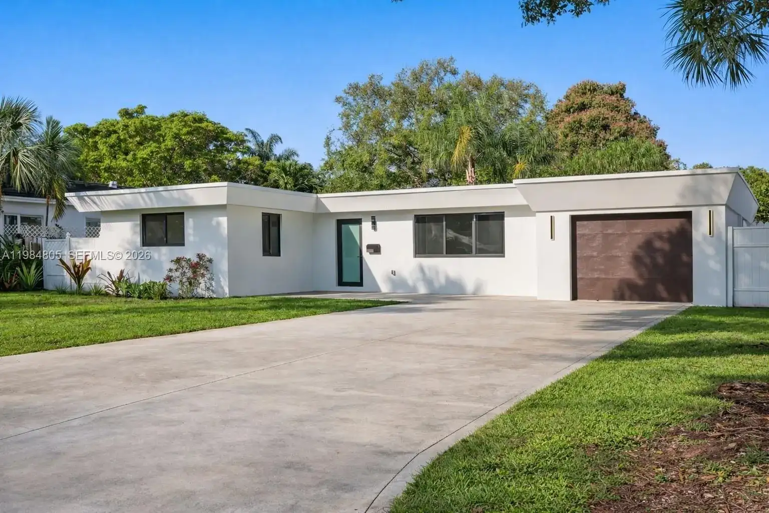 10910 NE 9th Ct, Biscayne Park FL 33161 photo 2