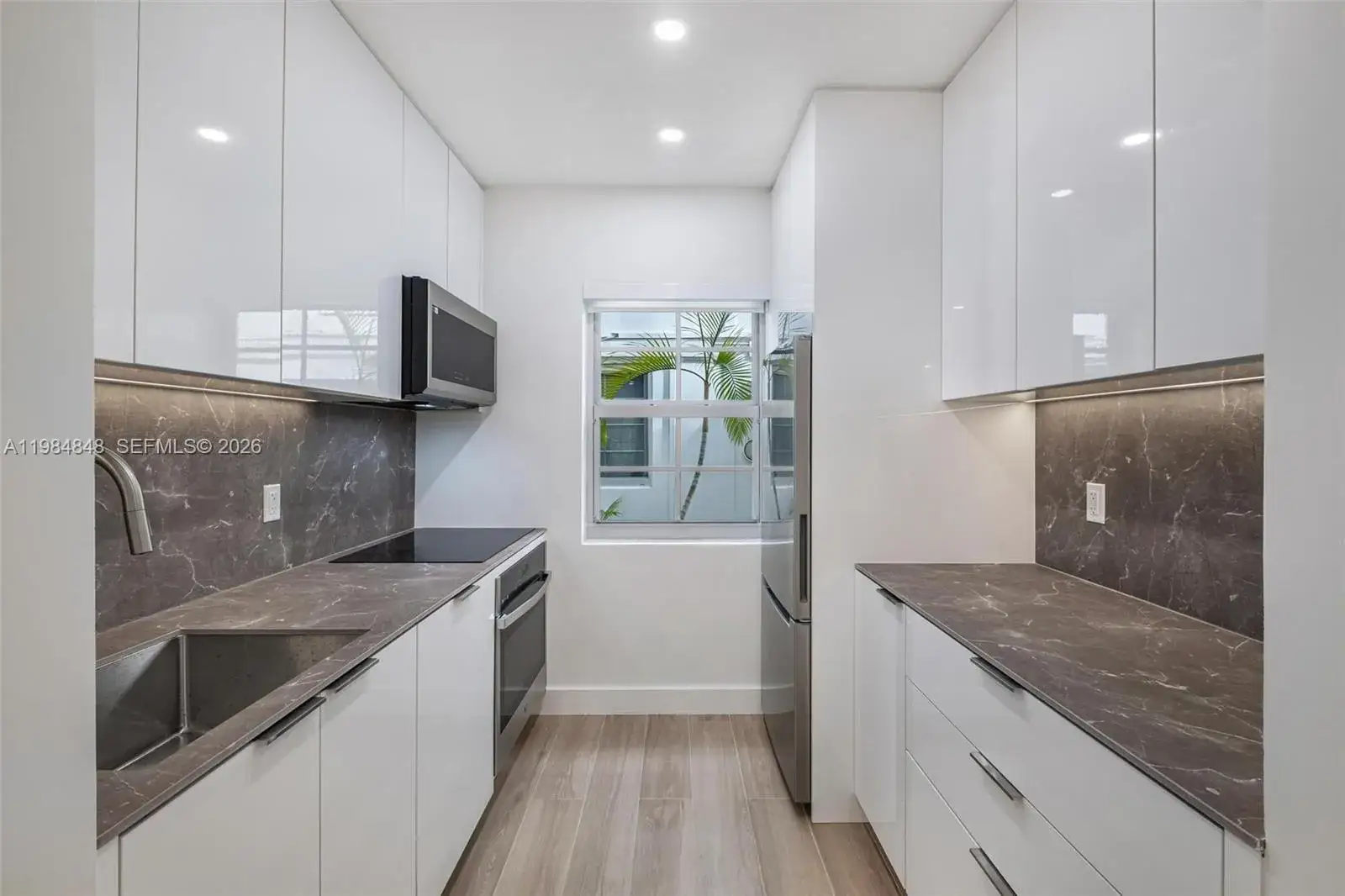 1 bedroom 1 bath Residential for sale at 1610 Michigan Ave # 2, Miami Beach FL 33139