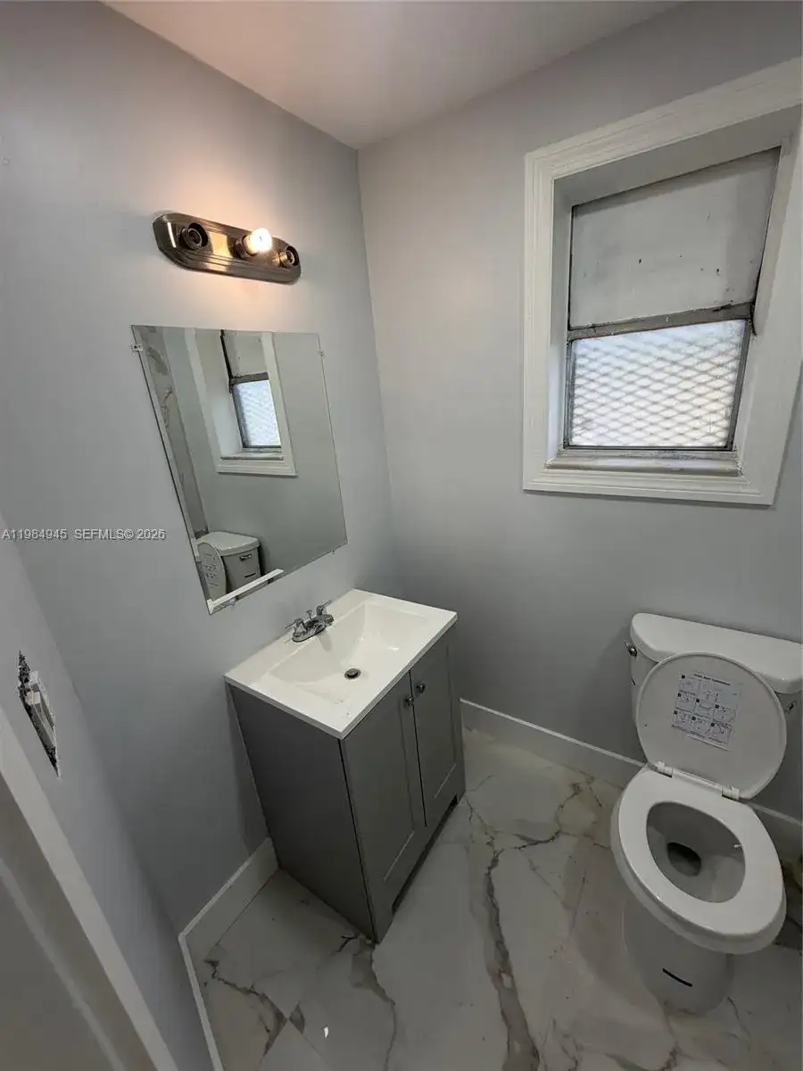 531 NE 58th St # 3, Oakland Park FL 33334 photo 4