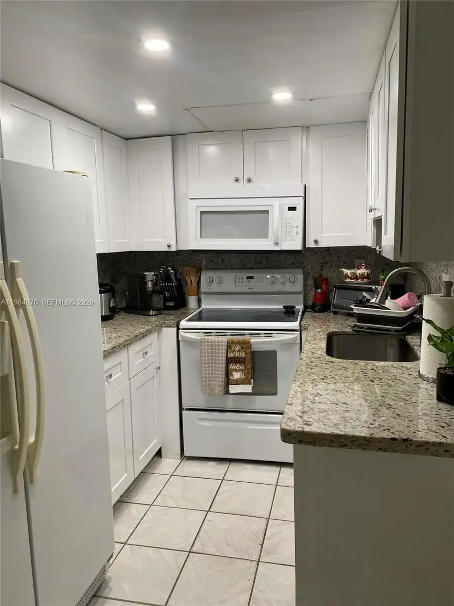 9405 W Flagler St # D105, Miami FL 33174 photo 5