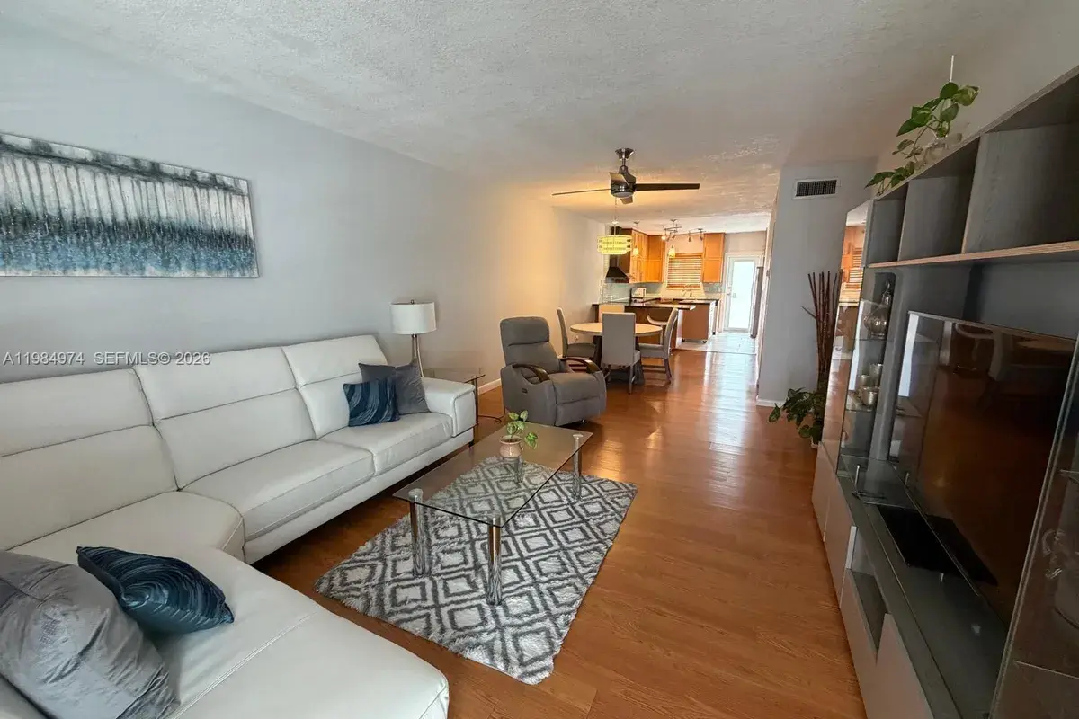 630 Layne Blvd # 215, Hallandale Beach FL 33009