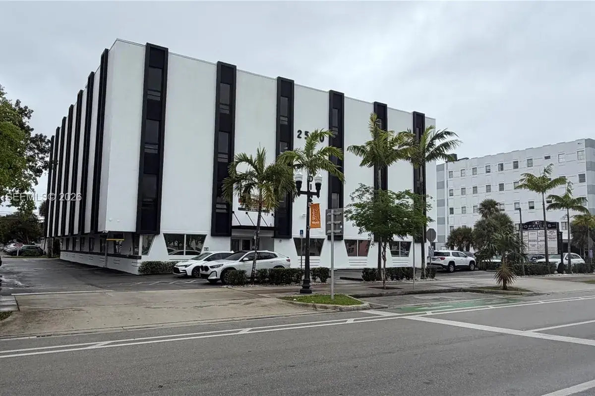 2500 Hollywood Blvd # 212, Hollywood FL 33020