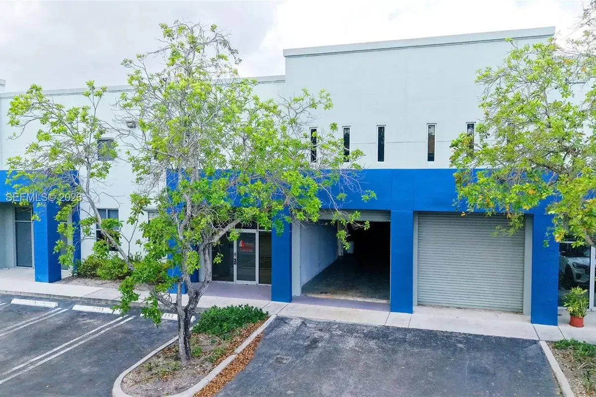 5755 NW 151st St, Miami Lakes FL 33014