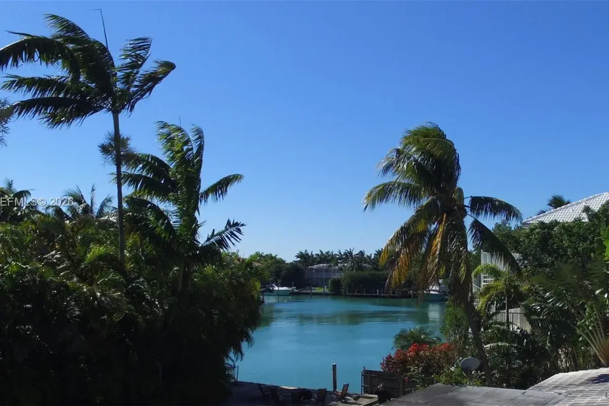 530 Harbor Dr, Key Biscayne FL 33149