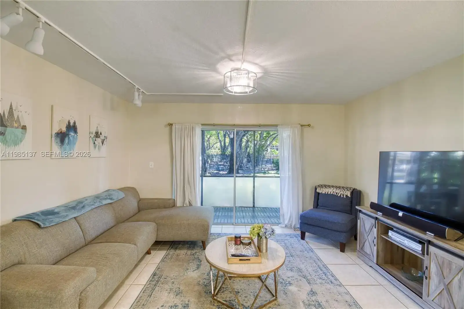 3095 N Oakland Forest Dr # 104, Oakland Park FL 33309