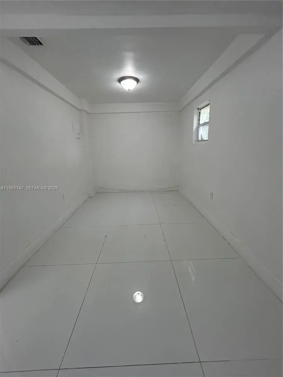 551 NW 41st St # 4, Miami FL 33127