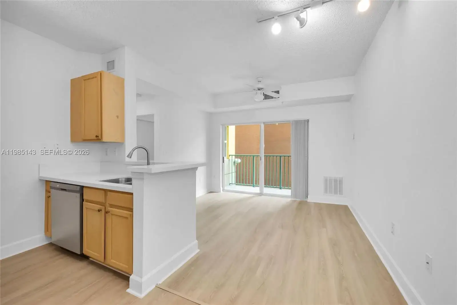 6001 SW 70 Street # 208, South Miami FL 33143 photo 2