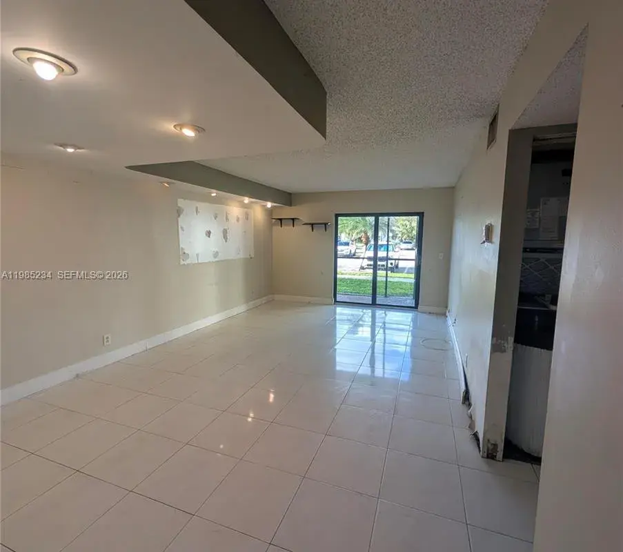 3720 N Pine Island Rd # 136, Sunrise FL 33351