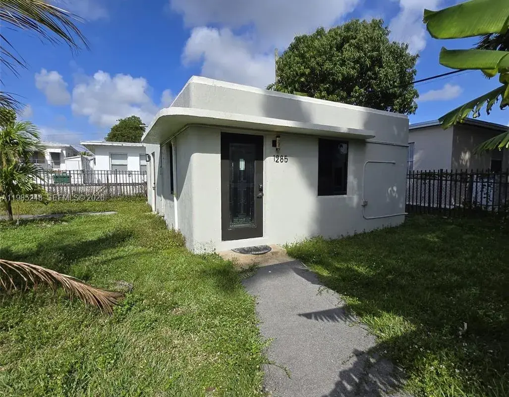 1281 NE 110th St # 1285, Miami FL 33161