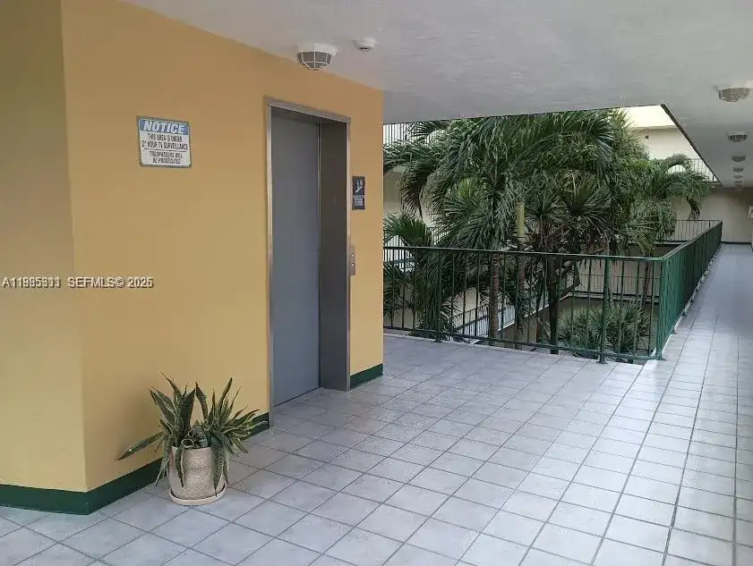 8321 NW 7th St # 307, Miami FL 33126 photo 3
