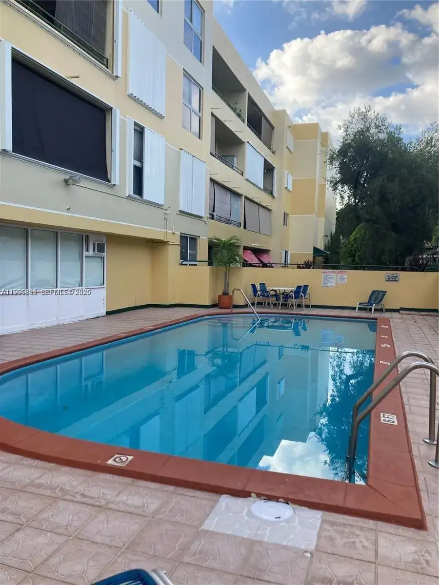 8321 NW 7th St # 307, Miami FL 33126 photo 5