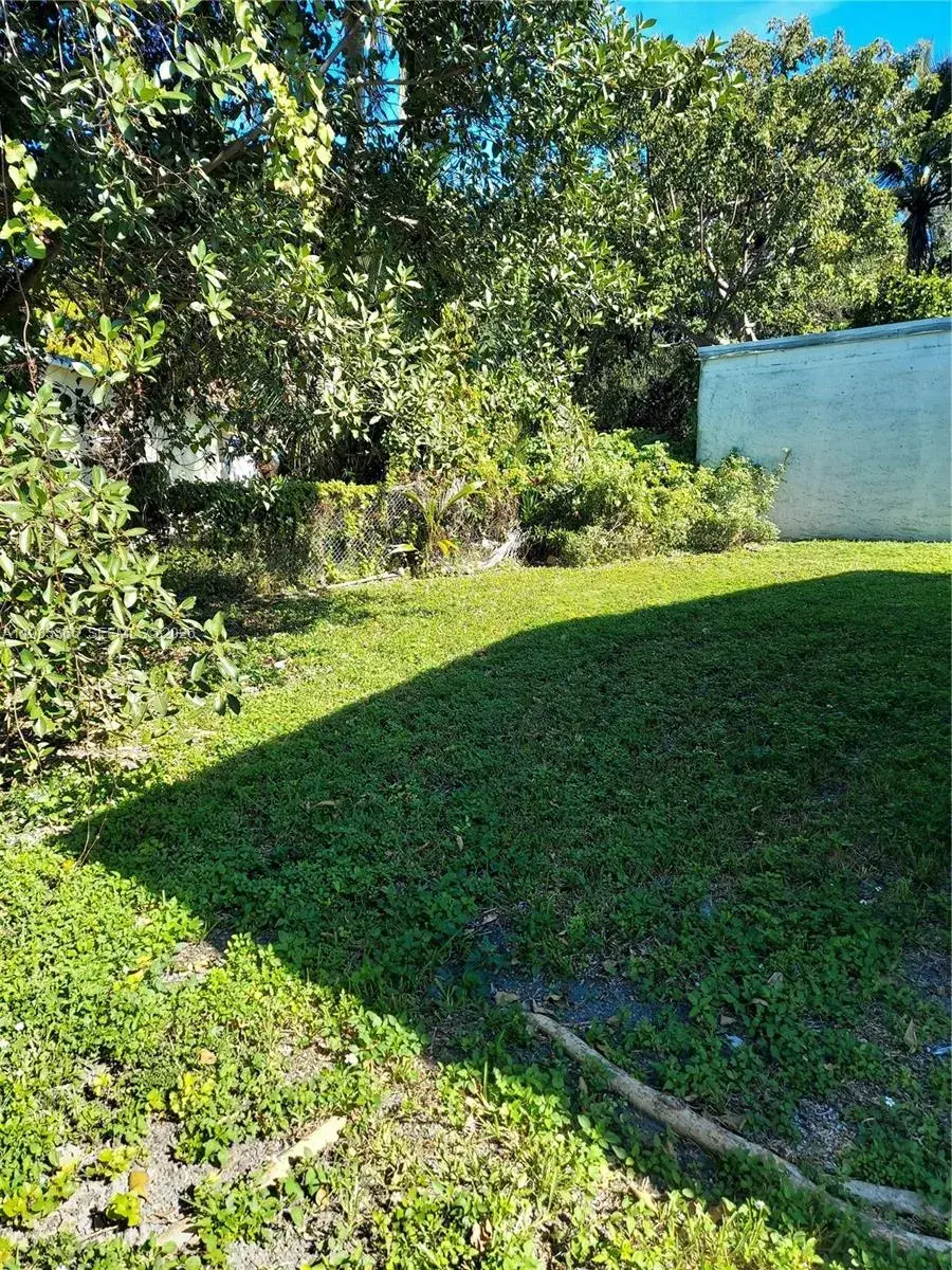 1057 NW 30th St # 1059, Miami FL 33127