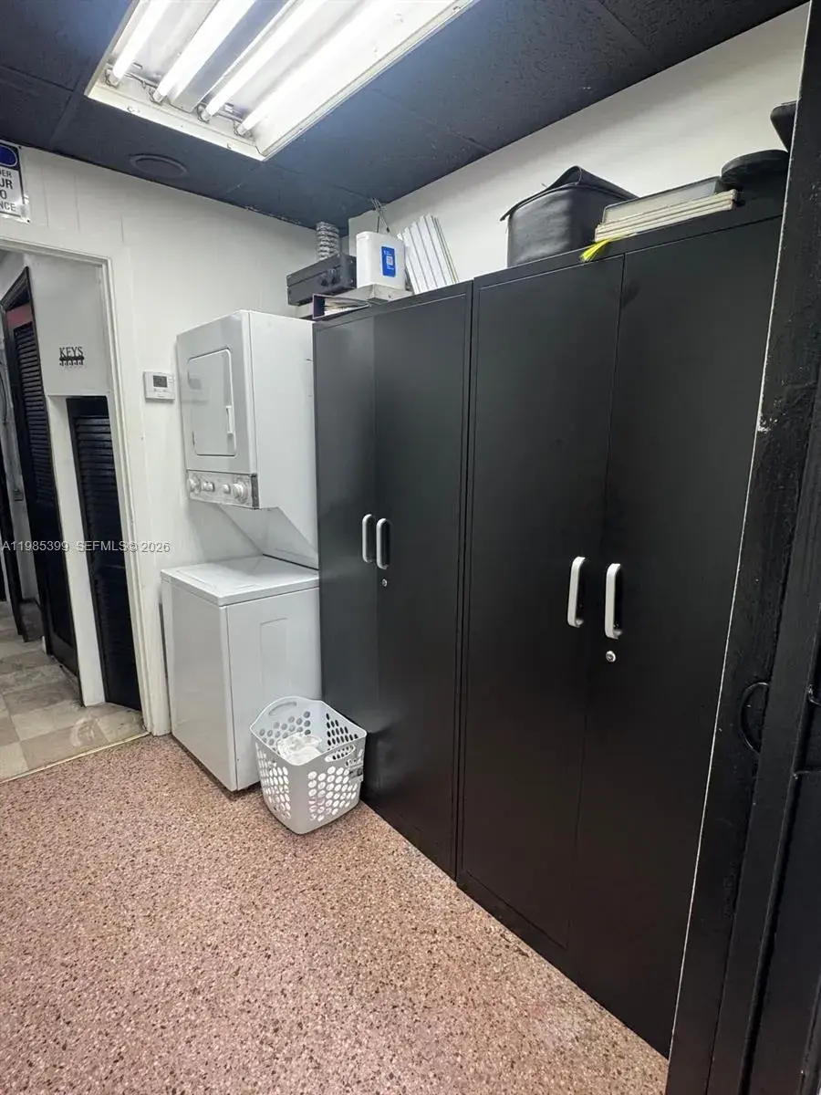Beauty Salon For Sale In Flagler St, Miami FL 33144