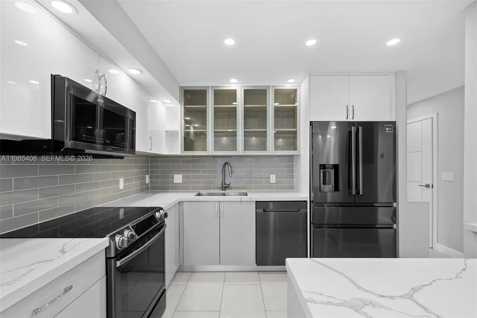 701 Three Islands Blvd # 411, Hallandale Beach FL 33009