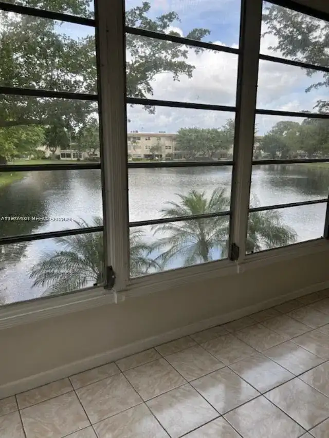 5103 NW 35th St # 503, Lauderdale Lakes FL 33319