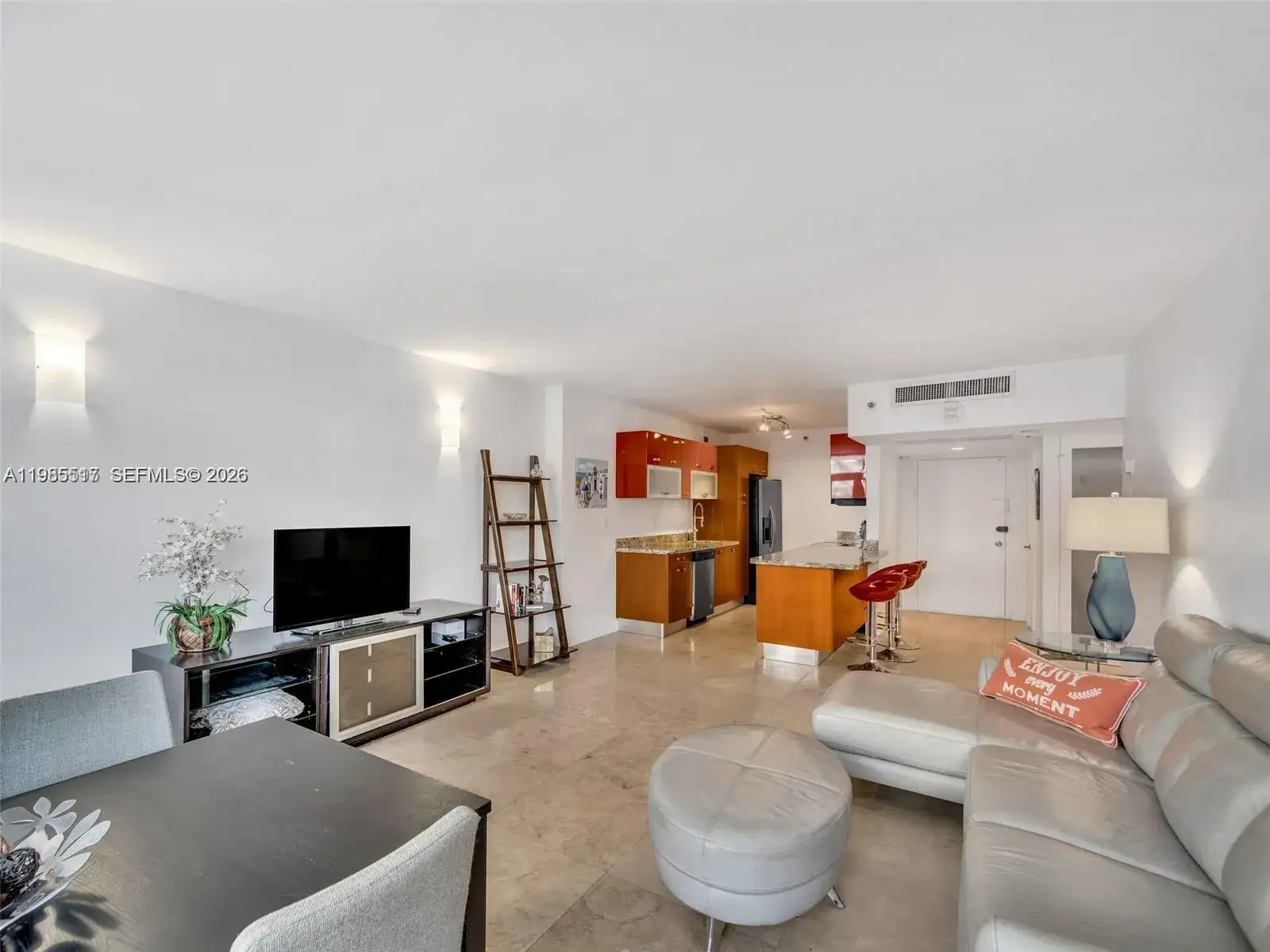 100 Lincoln Rd # 308, Miami Beach FL 33139 photo 2