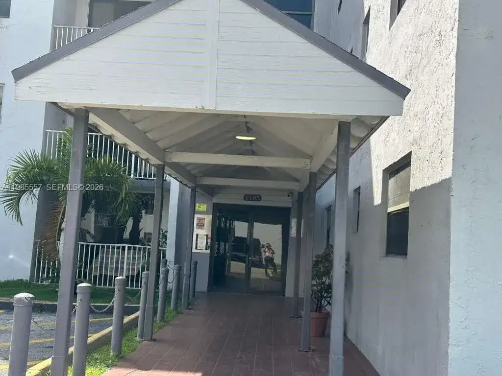 8185 NW 7th St # 319, Miami FL 33126 photo 2