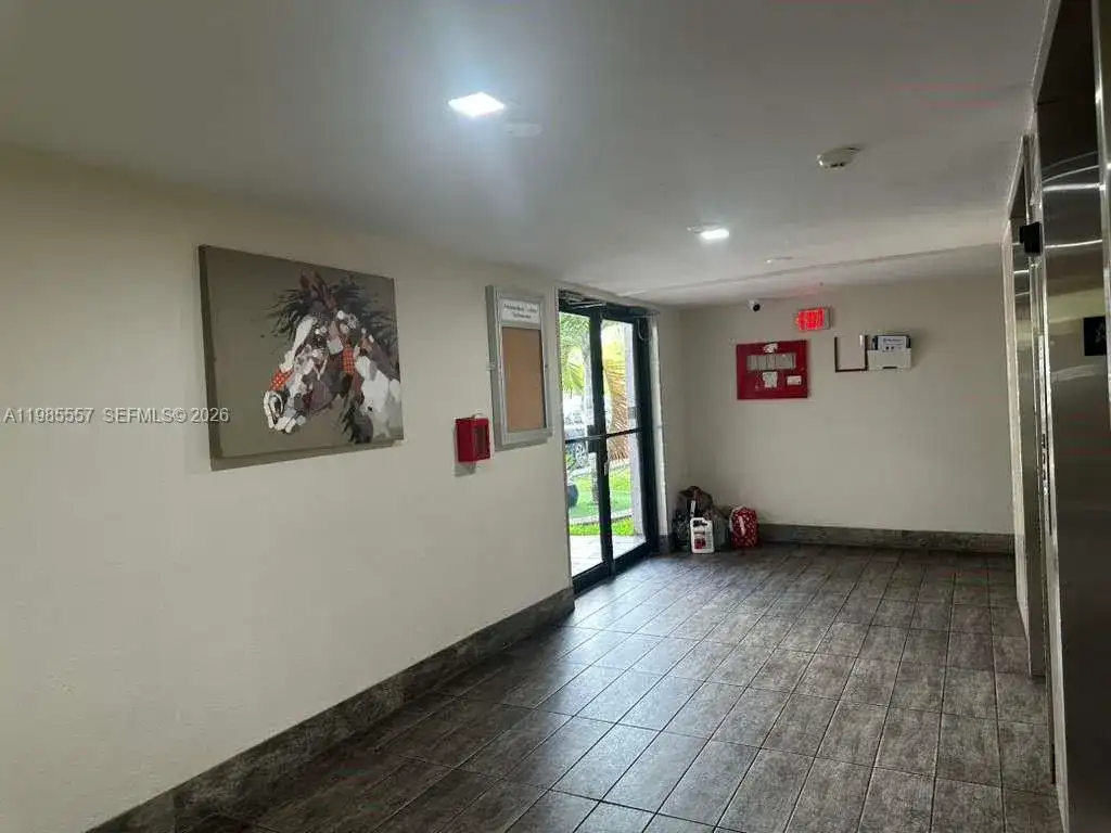 8185 NW 7th St # 319, Miami FL 33126 photo 5