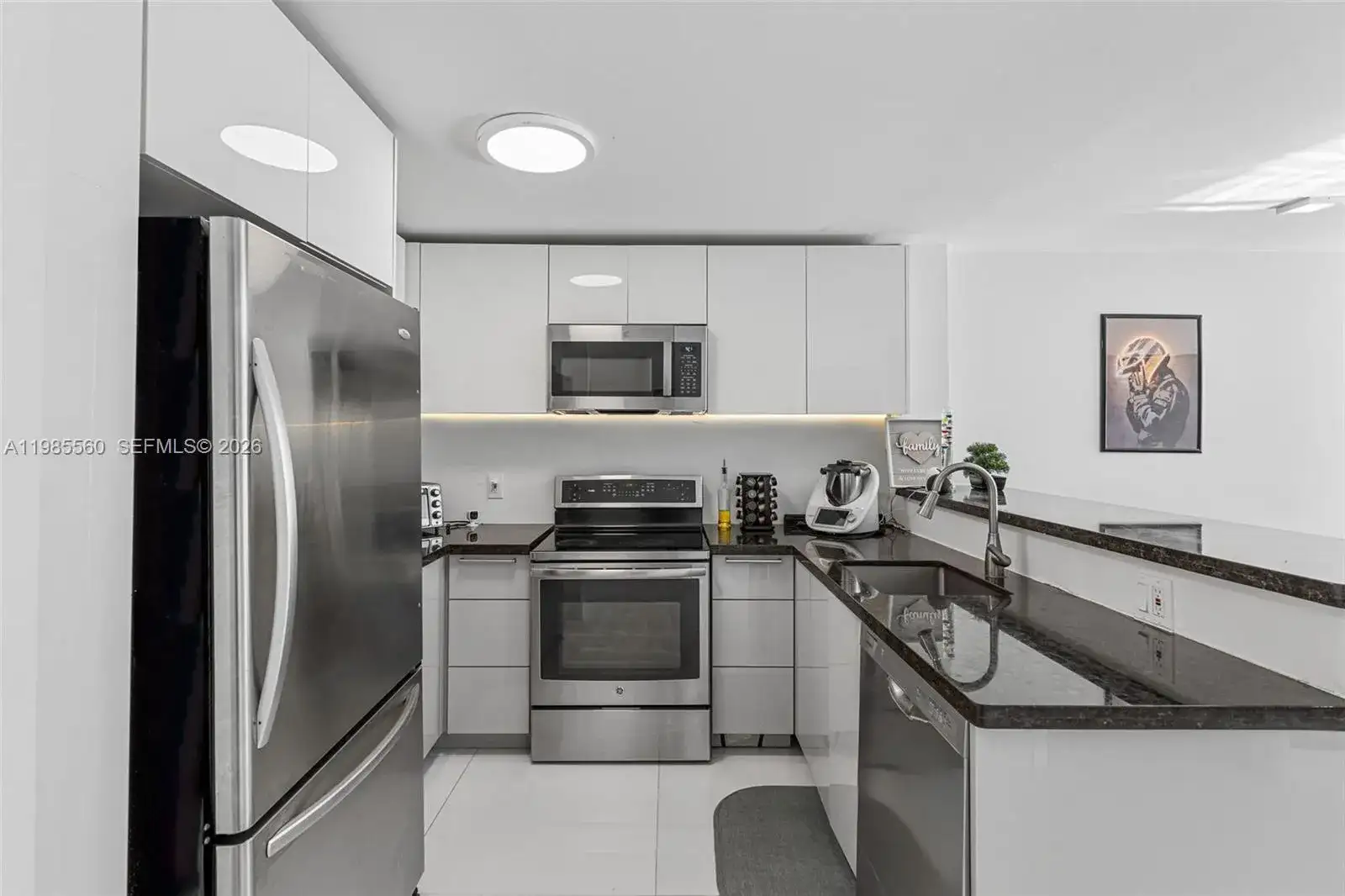 6545 Indian Creek Dr # 306, Miami Beach FL 33141 photo 3