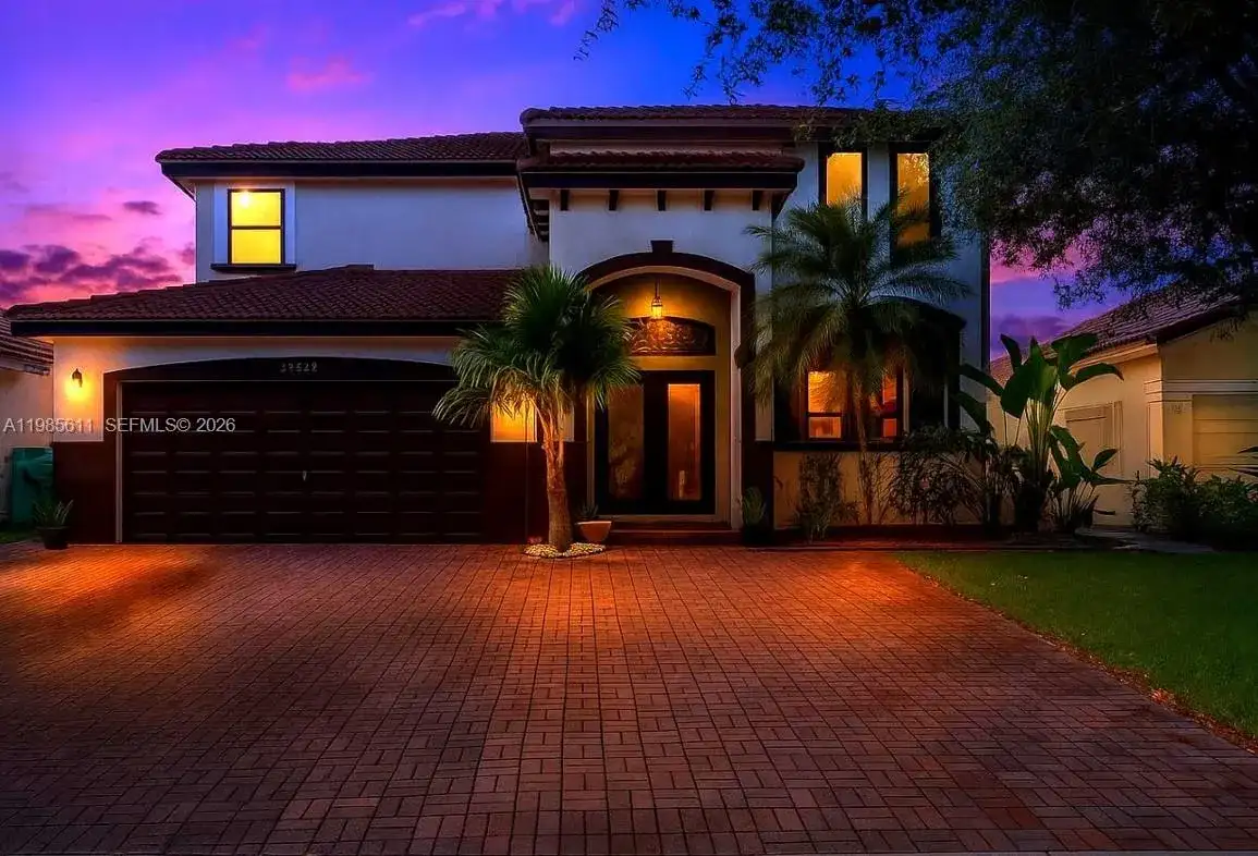 22542 SW 103rd Ct, Cutler Bay FL 33190 photo 2