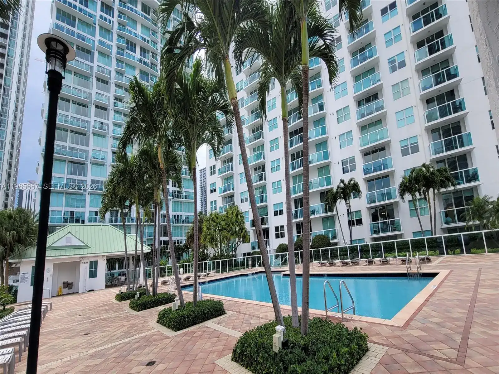31 SE 5th St # 1110, Miami FL 33131 photo 2