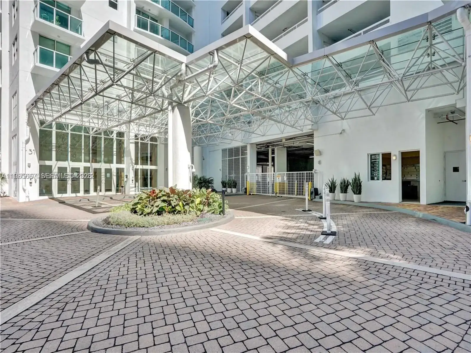 31 SE 5th St # 1110, Miami FL 33131 photo 4