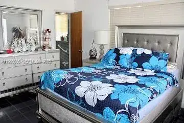 8140 W 12th Ave, Hialeah FL 33014 photo 2